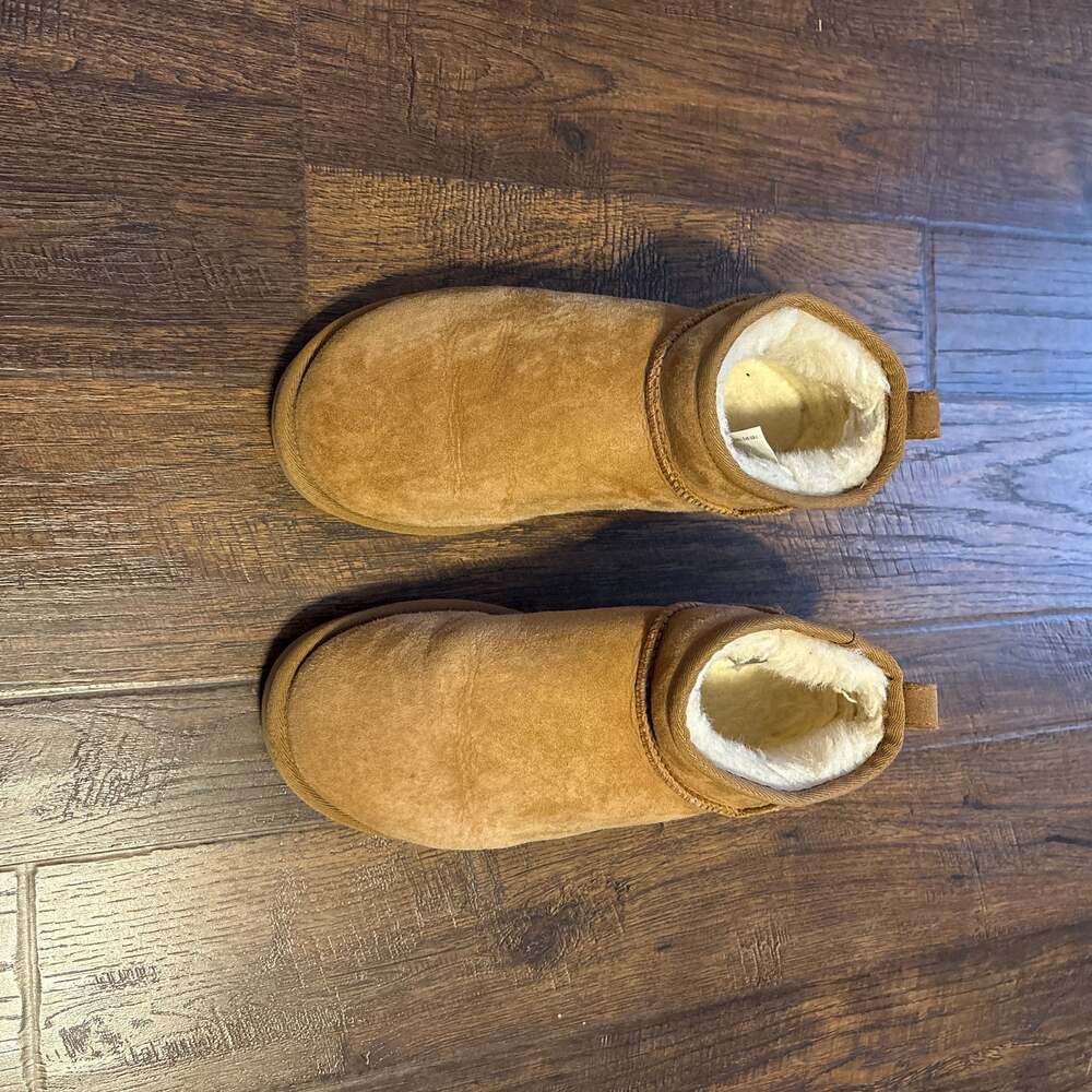 Classic Ultra Mini Suede Boots in Chestnut, Fur-Lined - Women's Size 8
